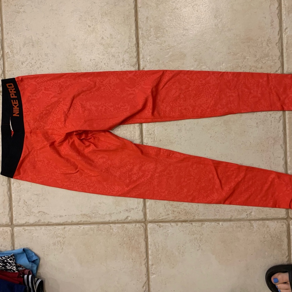 Nike pro insulated leggings